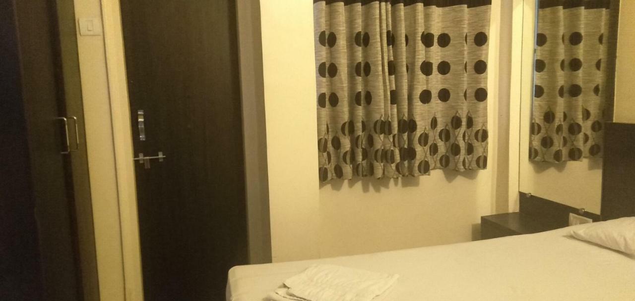 Hotel Rose Lodge Pune Exterior photo